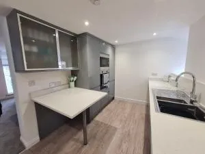 Perfect Location 3 Bed Serviced apartment with Bike Storage for BPW. Close to Brecon Beacons - Dowlais