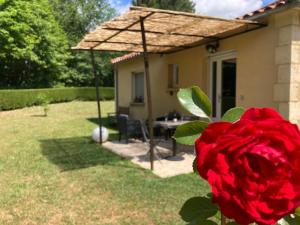 Maisons de vacances Gite des Combes Blanches avec piscine et jacuzzi : photos des chambres