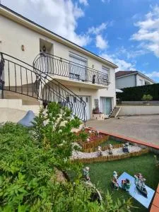 2 appartements séparés 2 et 5 couchages au Rez-de-Chaussée à Chambretaud, 5 min Puy du Fou - Chambretaud