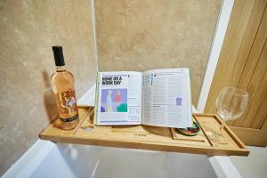 Etive, Beautiful Lochside Apartment with balcony