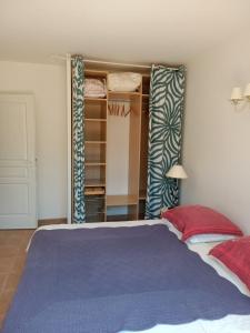 Maisons de vacances Sympathique Maison au Soleil & Whirlpool Prive dans Quartier Calme ! : photos des chambres