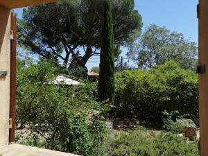 T2 36 m2, RdC de villa, clim, gd jardin clos, animx ok, quartier Mt Faron très calme, wifi, parking