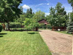 Szigliget Strand mellet levő, csendes, kényelmes ház
