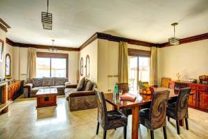 Villa Ramos Lara by Villa Plus