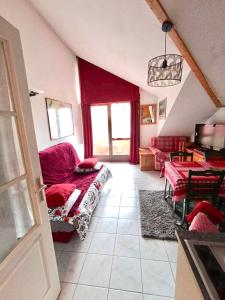 Appartements Notre petit coin de montagne cosy a 1400m ! : photos des chambres