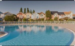 Très jolie maison sur golf proche mer