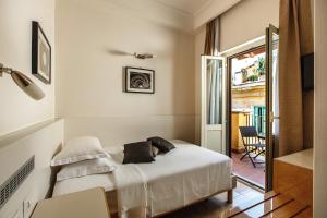 Single Room with Balcony room in Hotel Smeraldo