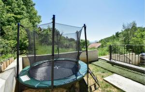 Amazing Home In Sinj With Wifi