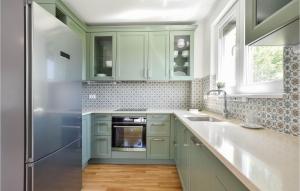 Amazing Home In Sinj With Wifi