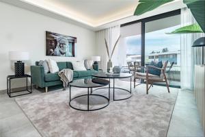 INF42M- Modern city apartment, families only