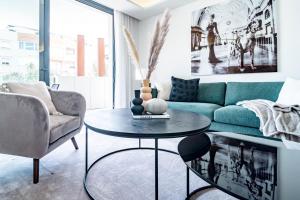 INF32L- Modern city apartment, families only