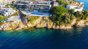 Villa Amos at Aquamarine Residence