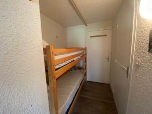 Appt chaleureux 2 - 4 personnes au pied des pistes - draps et linges de toilette non fournis - ménage non inclus - attention rénovation de façade actuellement