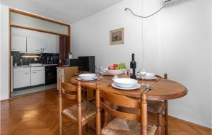 1 Bedroom Cozy Apartment In Novi Vinodolski