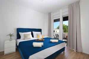 Bonaca apartments with terrace, barbecue and private parking