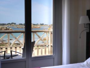 Hotels Logis Hotel Saint Guirec Et De La Plage : photos des chambres