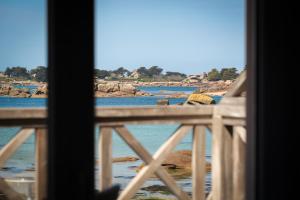 Hotels Logis Hotel Saint Guirec Et De La Plage : photos des chambres