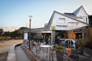 Hotels Logis Hotel Saint Guirec Et De La Plage : photos des chambres