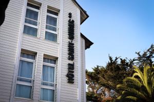 Hotels Logis Hotel Saint Guirec Et De La Plage : photos des chambres