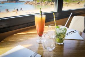 Hotels Logis Hotel Saint Guirec Et De La Plage : photos des chambres