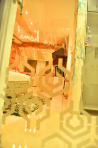 Design Apartment PREMIUM SPA LUX 4 STAR "DUBAI" Completely PRIVATE Wellness & Spa FREE INCLUDED Sauna & Jacuzzi & Salt Wall & Fire place & 3D Ceilings & Business WiFi & NETFLIX & Keyless code entry & FULL SMART APP & SECURE 2 Parking place