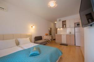 Sunny View Central Holiday Apartments