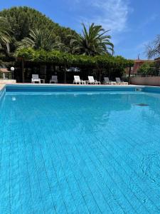 MARICAMPO Monolocale con piscina e parcheggio