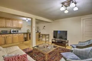 Charming MPLS Home with Patio - Walk to Uptown! - سانت لويس بارك