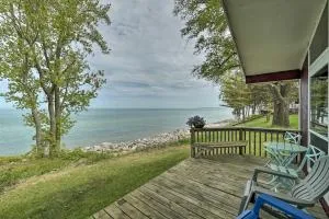Lakefront Cottage Near Wineries and State Parks! - Little Point Sable