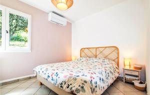 Maisons de vacances Pet Friendly Home In Colonzelle With Outdoor Swimming Pool : photos des chambres