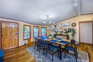 Riverfront Paradise w Hot Tub--Little River House