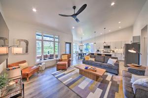 Elegant Priest Lake Townhome about 1 Mi From Lake