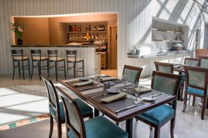 Howard Johnson Plaza by Wyndham Buenos Aires Florida Street