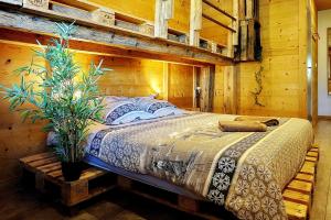 Hotels CHALET HOTEL La TUVIERE BIKE INN : Chambre Quadruple Confort