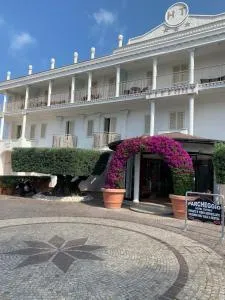 Hotel Tiffany - ليكولا