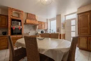 Gîte Le Citadin, Bar sur Aube - 多朗库尔