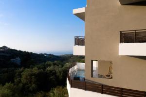 O-Cyanea Villa with Heated Pool