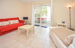 Maisons de vacances Awesome home in Aigues-Mortes with 2 Bedrooms and WiFi : photos des chambres