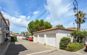Maisons de vacances Awesome home in Aigues-Mortes with 2 Bedrooms and WiFi : photos des chambres