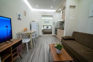 Luxury Suites with KING-SIZED bed