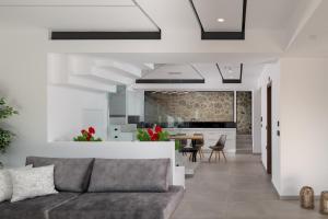 O-Cyanea Villa with Heated Pool