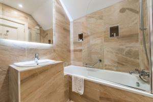 Residence Four Poster  room in Gleddoch Hotel Spa & Golf BW Premier Collection