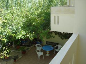 One-Bedroom Apartment with Balcony