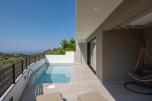 O-Cyanea Villa with Heated Pool