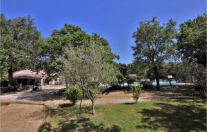 Maisons de vacances Lovely Home In Gras With Kitchen : photos des chambres