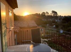 Maisons d'hotes Le Mas des Oliviers appartement 2 pieces tous conforts : photos des chambres