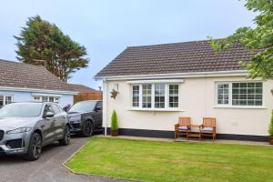Immaculate Gower Getaway with Pool & Facilities