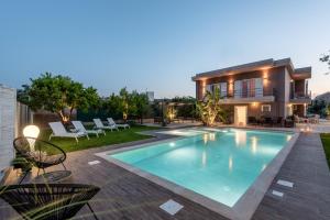 Elenas Village House - Love apartment with Pool and Terrace