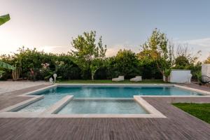 Elenas Village House - Love apartment with Pool and Terrace