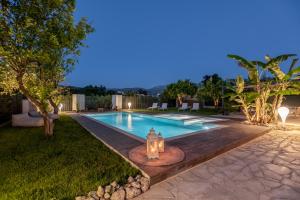 Elenas Village House - Love apartment with Pool and Terrace